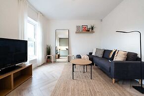 The Battersea Place - Charming 4bdr Flat