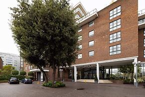 The River Thames View - Stunning 2bdr Flat With Study Room + Balcony