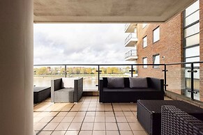 The River Thames View - Stunning 2bdr Flat With Study Room + Balcony