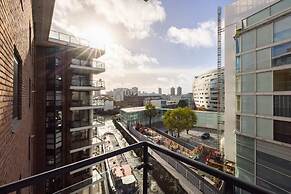 The River Thames View - Stunning 2bdr Flat With Study Room + Balcony