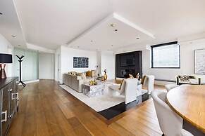 The River Thames View - Stunning 2bdr Flat With Study Room + Balcony