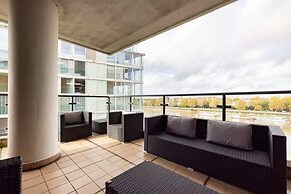 The River Thames View - Stunning 2bdr Flat With Study Room + Balcony