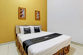 Super OYO Capital O 93240 Candra Dewi Hotel