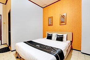 Super OYO Capital O 93240 Candra Dewi Hotel
