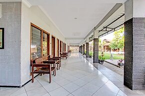 Super OYO Capital O 93240 Candra Dewi Hotel