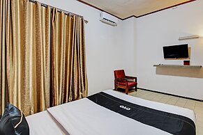 Super OYO Capital O 93240 Candra Dewi Hotel