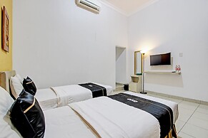 Super OYO Capital O 93240 Candra Dewi Hotel
