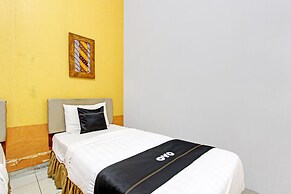 Super OYO Capital O 93240 Candra Dewi Hotel