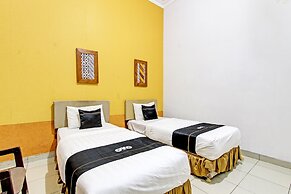 Super OYO Capital O 93240 Candra Dewi Hotel