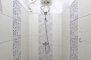 Super OYO Capital O 93240 Candra Dewi Hotel