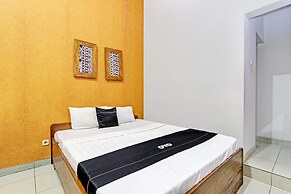 Super OYO Capital O 93240 Candra Dewi Hotel