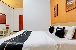 Super OYO Capital O 93240 Candra Dewi Hotel
