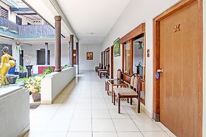 Super OYO Capital O 93240 Candra Dewi Hotel