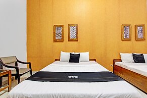 Super OYO Capital O 93240 Candra Dewi Hotel