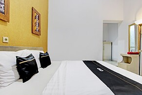 Super OYO Capital O 93240 Candra Dewi Hotel