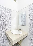 Super OYO Capital O 93240 Candra Dewi Hotel