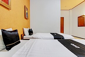 Super OYO Capital O 93240 Candra Dewi Hotel