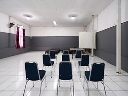 Capital O 93262 Hotel Cherish 2