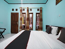 Capital O 93262 Hotel Cherish 2