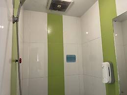 Capital O 93285 Residence Hotel Syariah