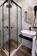 Tree Lounge Pyramids View INN, Sphinx Giza.