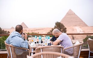 Tree Lounge Pyramids View INN, Sphinx Giza.