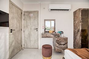 Tree Lounge Pyramids View INN, Sphinx Giza.