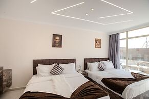 Tree Lounge Pyramids View INN, Sphinx Giza.