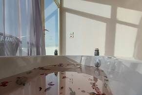 Tree Lounge Pyramids View INN, Sphinx Giza.