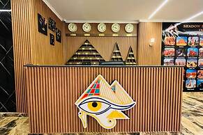 Tree Lounge Pyramids View INN, Sphinx Giza.