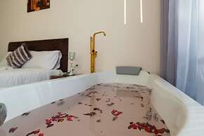 Tree Lounge Pyramids View INN, Sphinx Giza.