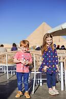 Tree Lounge Pyramids View INN, Sphinx Giza.