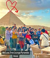 Tree Lounge Pyramids View INN, Sphinx Giza.