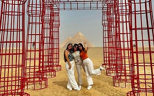 Tree Lounge Pyramids View INN, Sphinx Giza.