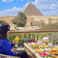 Tree Lounge Pyramids View INN, Sphinx Giza.