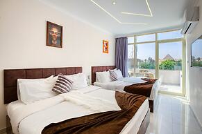 Tree Lounge Pyramids View INN, Sphinx Giza.