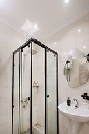 Tree Lounge Pyramids View INN, Sphinx Giza.