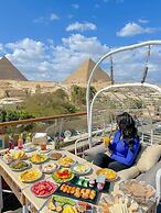 Tree Lounge Pyramids View INN, Sphinx Giza.