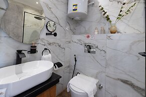 Tree Lounge Pyramids View INN, Sphinx Giza.