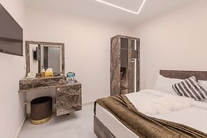 Tree Lounge Pyramids View INN, Sphinx Giza.