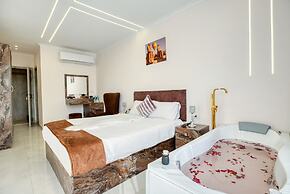 Tree Lounge Pyramids View INN, Sphinx Giza.