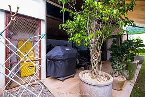 Discover a Paradise in the Central Pacific!