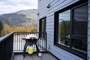 Bluebird Daze by Revelstoke Vacations