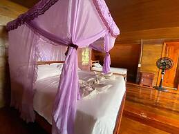 SACHA ÑAMPI ECOLODGE