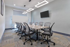 Home2 Suites by Hilton Paris