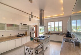 Maravilhosa Mansão em Frente à Praia