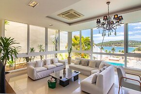 Maravilhosa Mansão em Frente à Praia