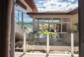 Maravilhosa Mansão em Frente à Praia