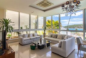 Maravilhosa Mansão em Frente à Praia