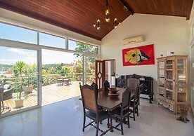 Maravilhosa Mansão em Frente à Praia